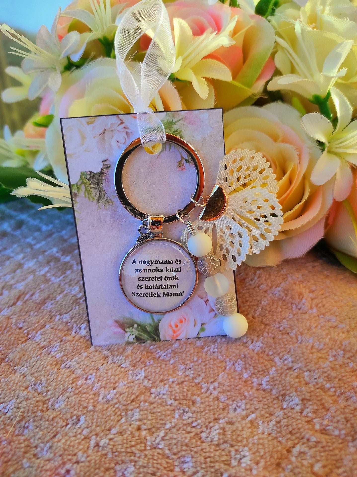 Mama ajándék kulcstartó fehér